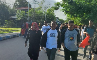 Jalan santai wujud Kebersamaan : Bawaslu Kota Kupang  Siap